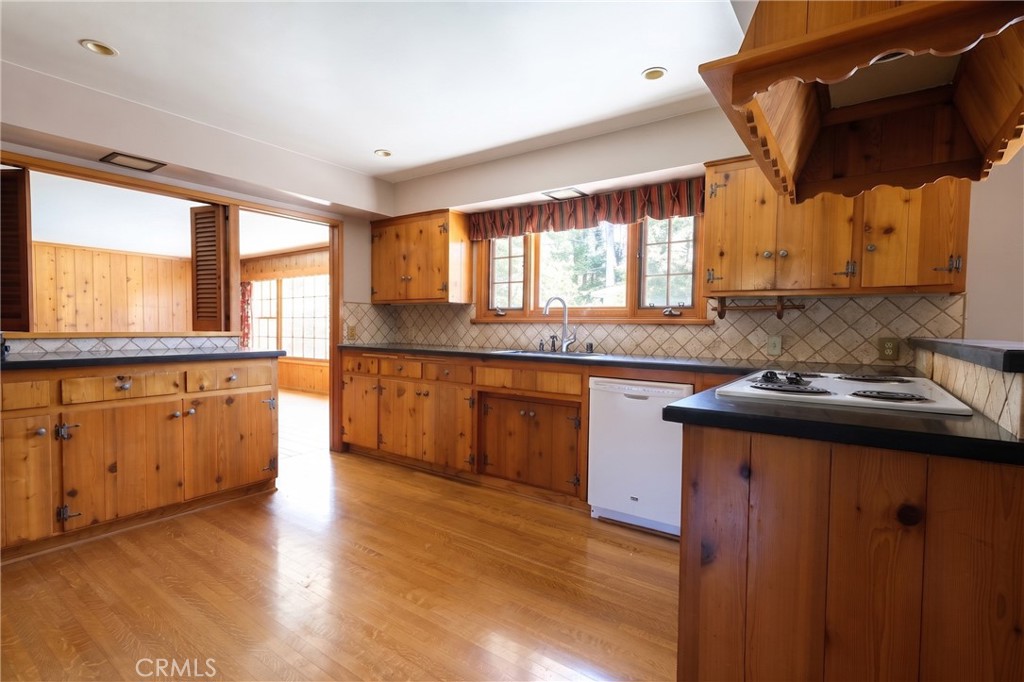436 Stanford Property Photo 23