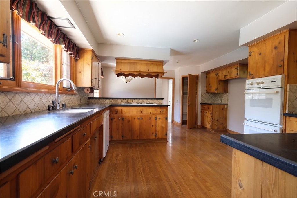436 Stanford Property Photo 25
