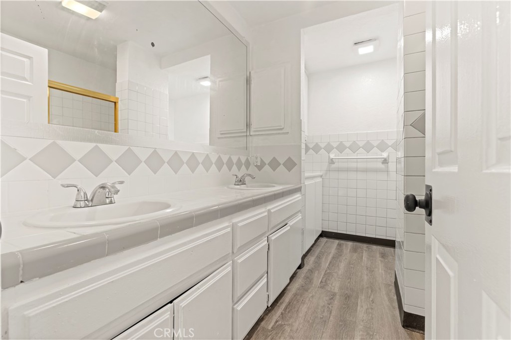 10123 Finch Ave Property Photo 11