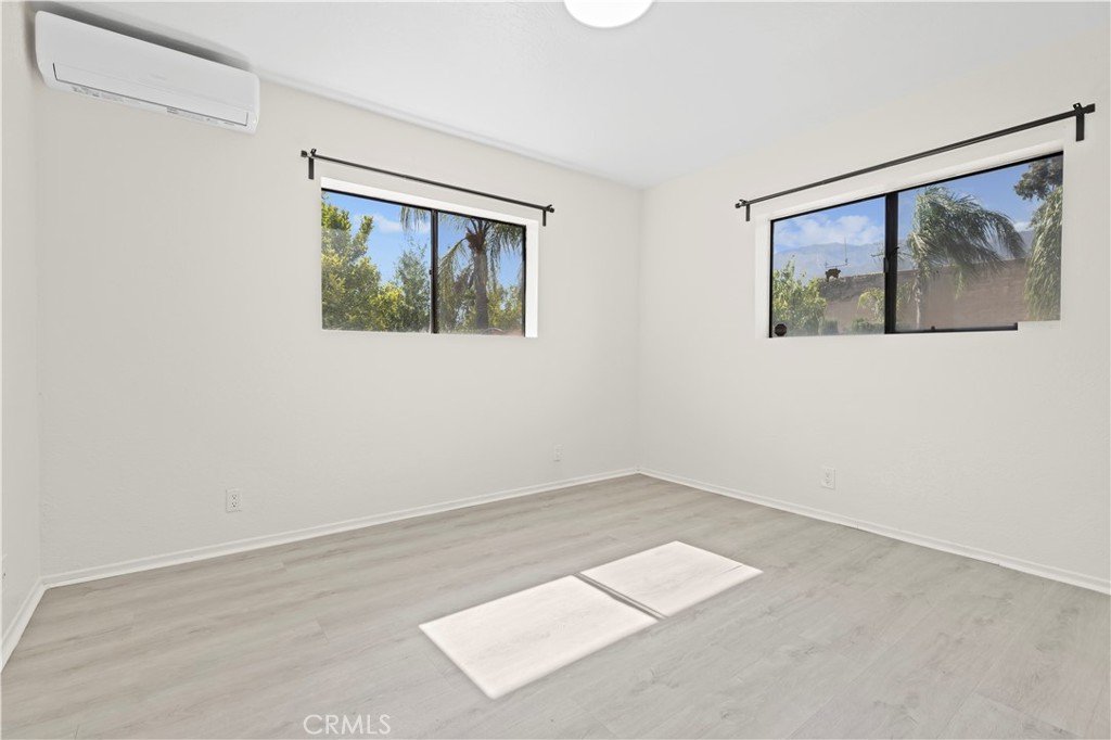 10123 Finch Ave Property Photo 12