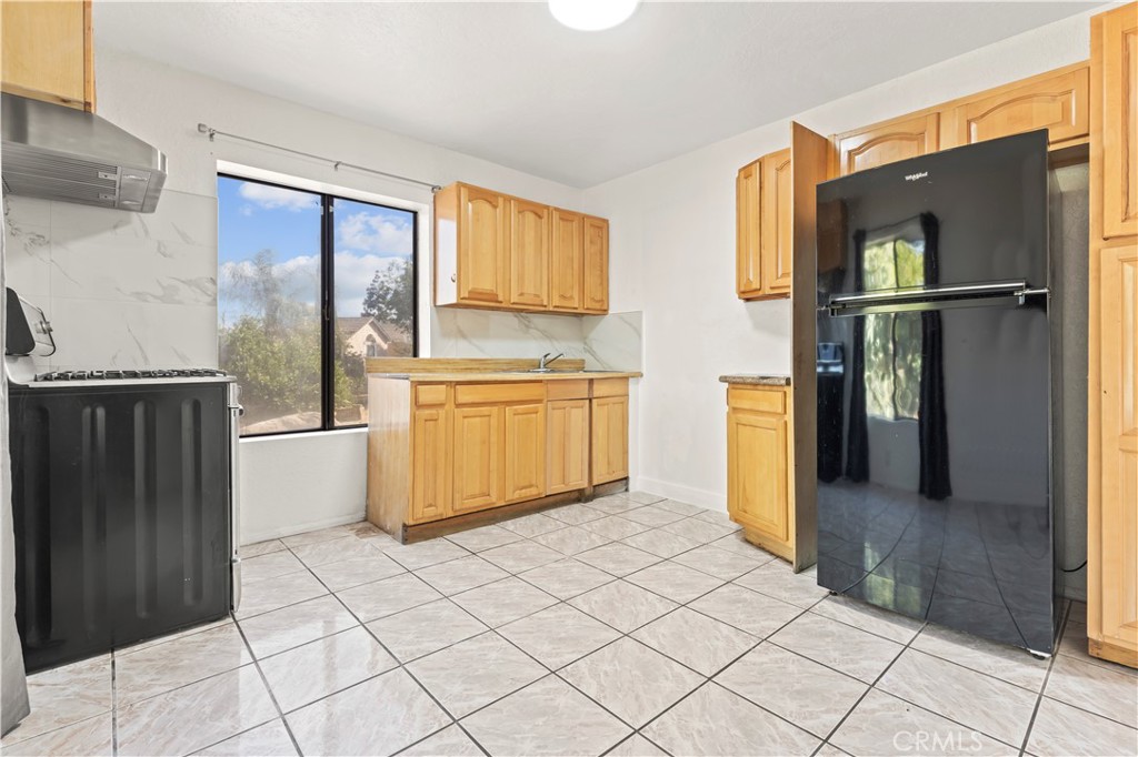 10123 Finch Ave Property Photo 14