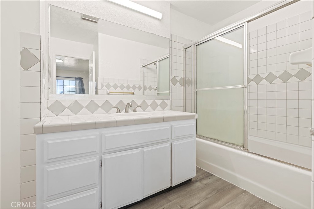 10123 Finch Ave Property Photo 17