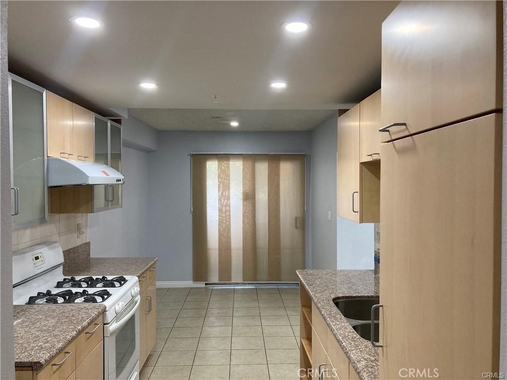 12122 Ferris Road 1 Property Photo 16