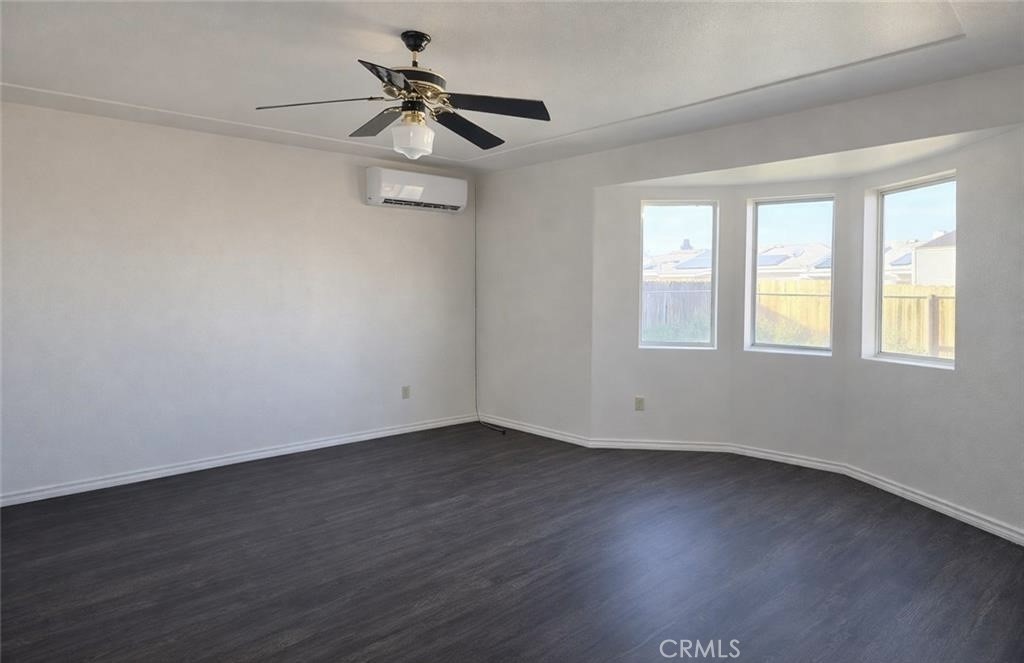 9637 Glade Property Photo 3