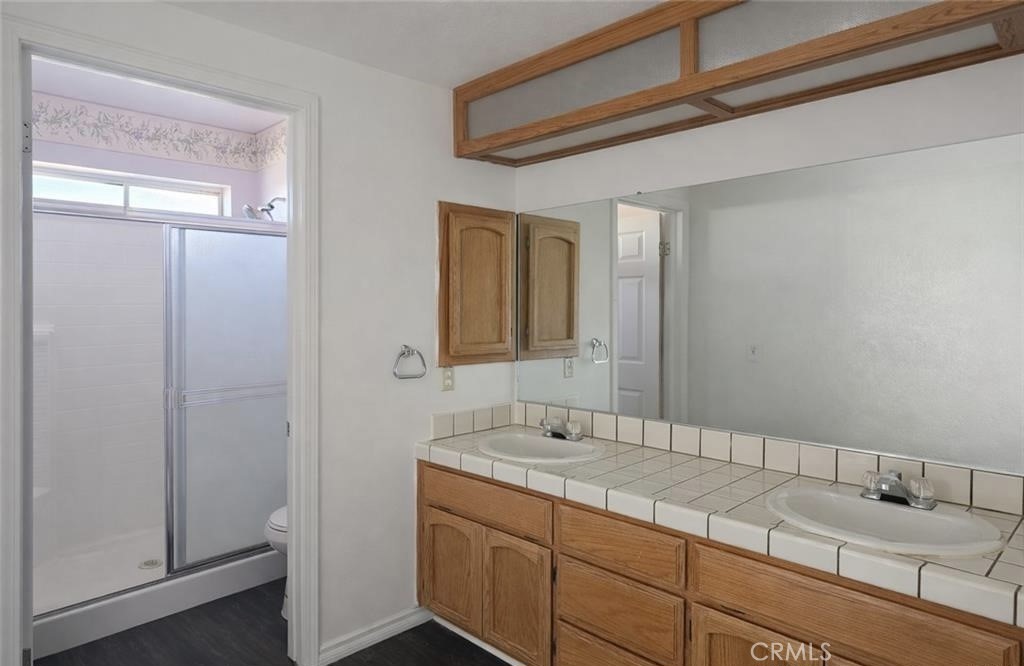 9637 Glade Property Photo 6