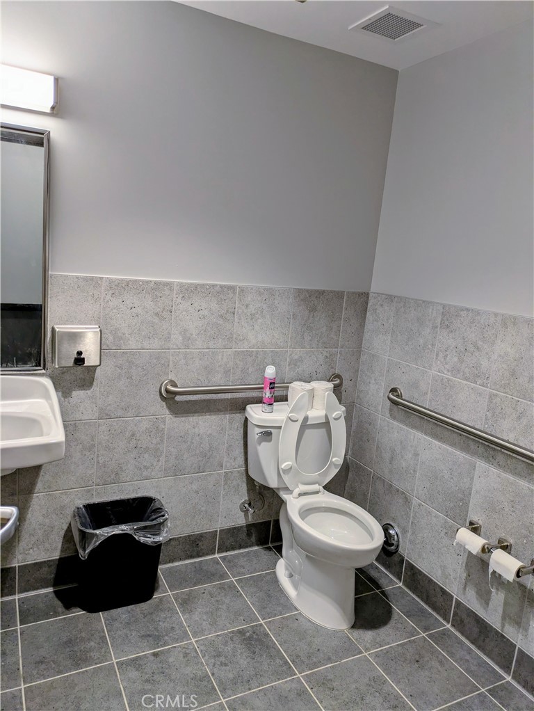 375 Los Angeles Avenue Property Photo 15