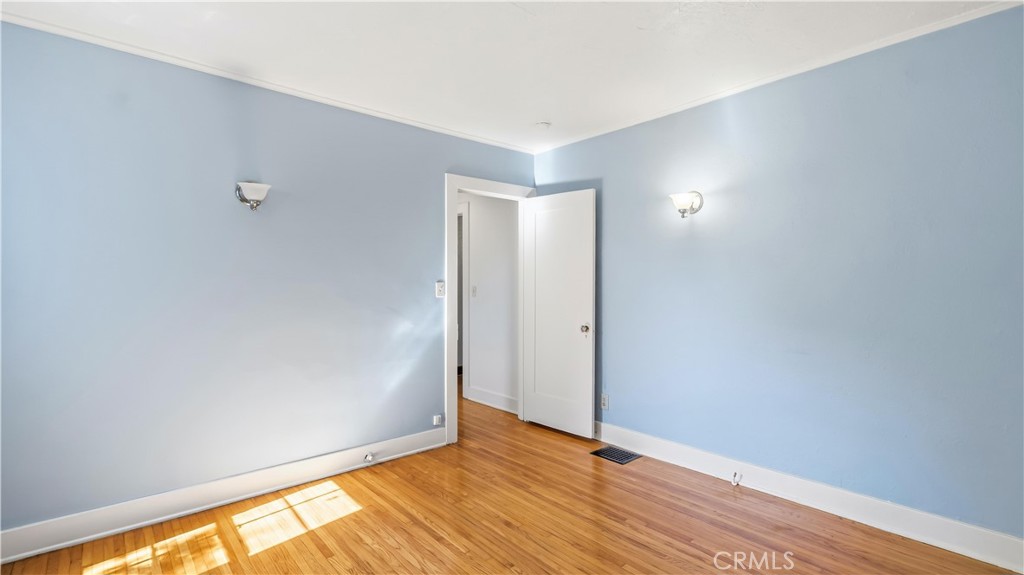 439 S Grand Oaks Ave Property Photo 8