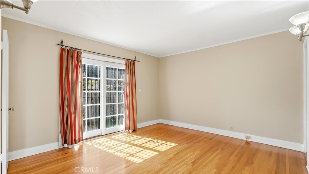 439 S Grand Oaks Ave Property Photo 13