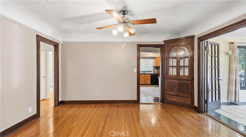 439 S Grand Oaks Ave Property Photo 18