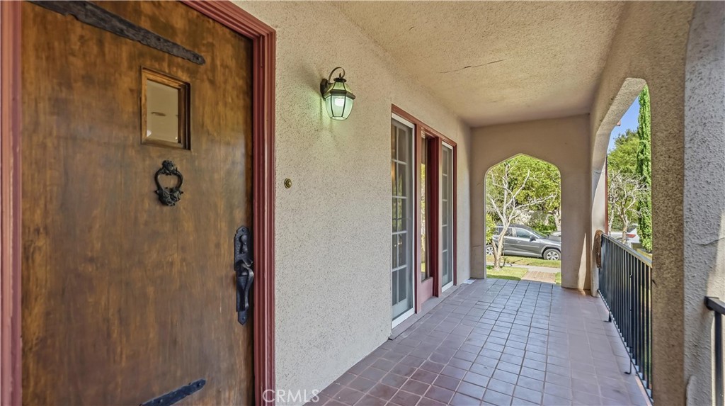 439 S Grand Oaks Ave Property Photo 23