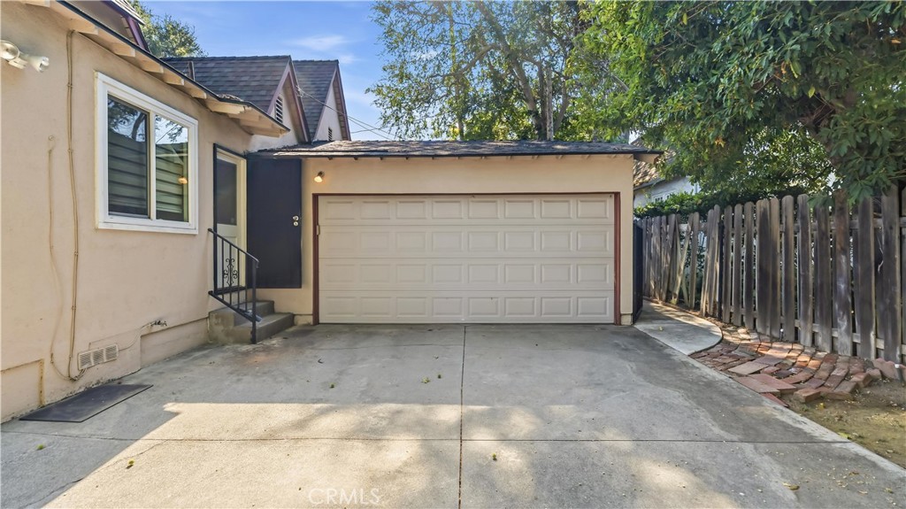 439 S Grand Oaks Ave Property Photo 25