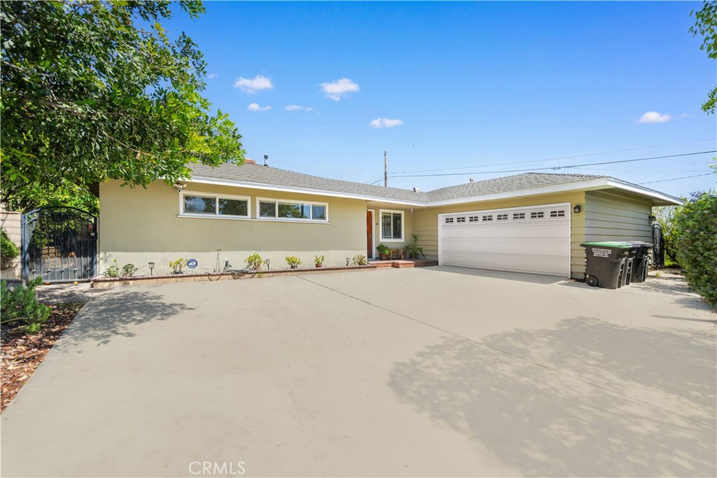 1033 S Isabella Property Photo 26