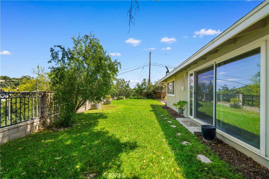 1033 S Isabella Property Photo 44