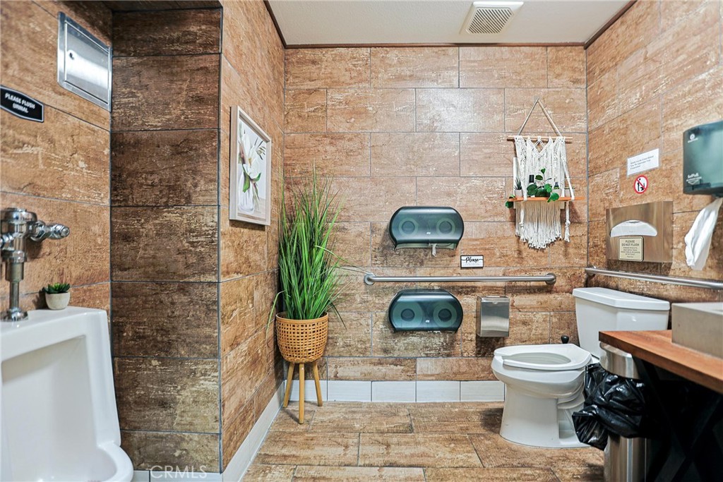25060 Hancock Avenue Property Photo 13