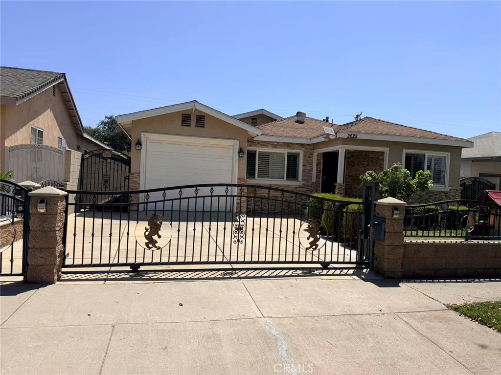 2622 La Presa Property Photo