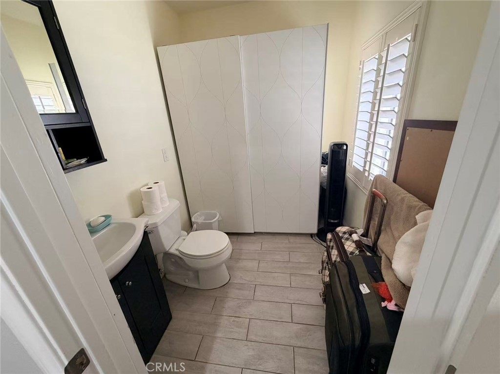 2622 La Presa Property Photo 20