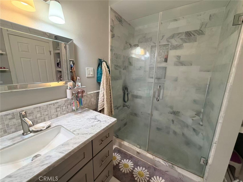 2622 La Presa Property Photo 27
