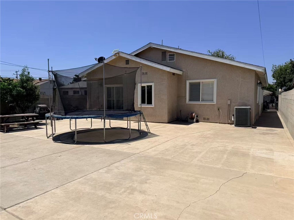 2622 La Presa Property Photo 31
