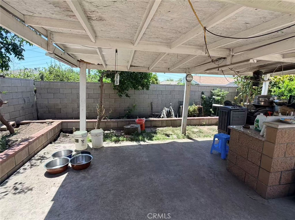 2622 La Presa Property Photo 35