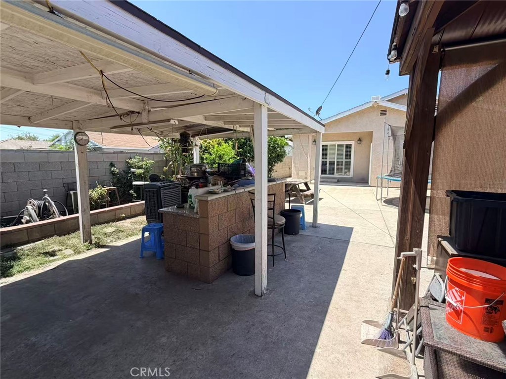 2622 La Presa Property Photo 36