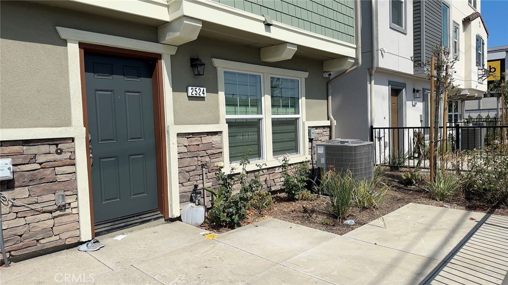 2524 Iconic Street Property Photo 1