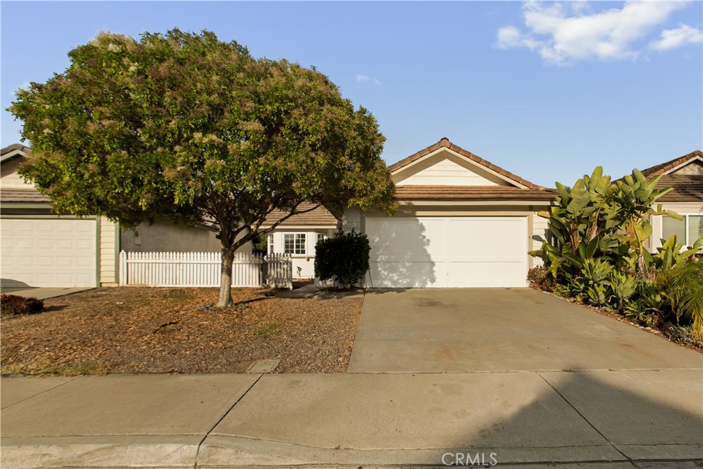 2434 Smokewood Property Photo 1