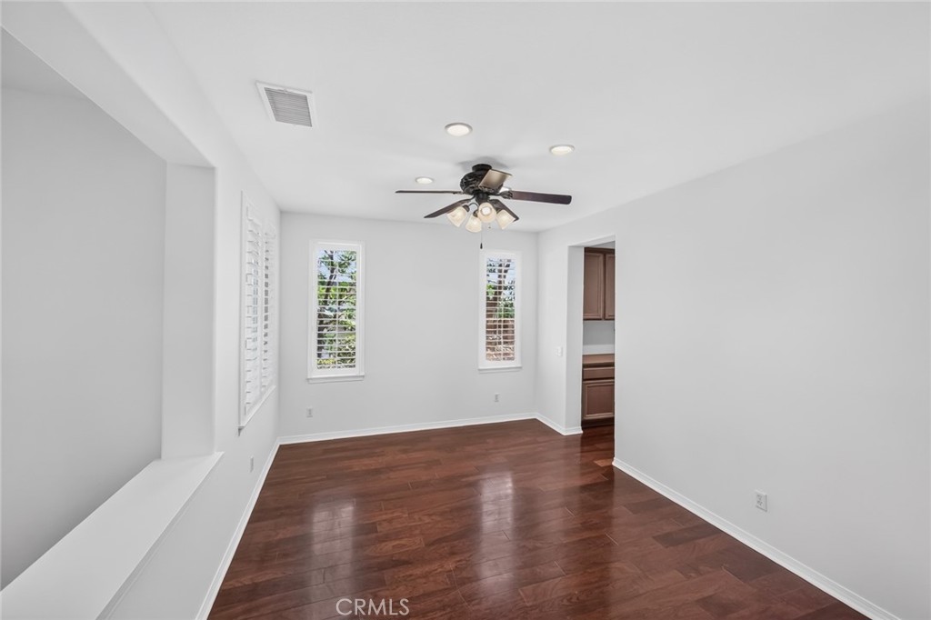 5533 Pine Avenue Property Photo 8