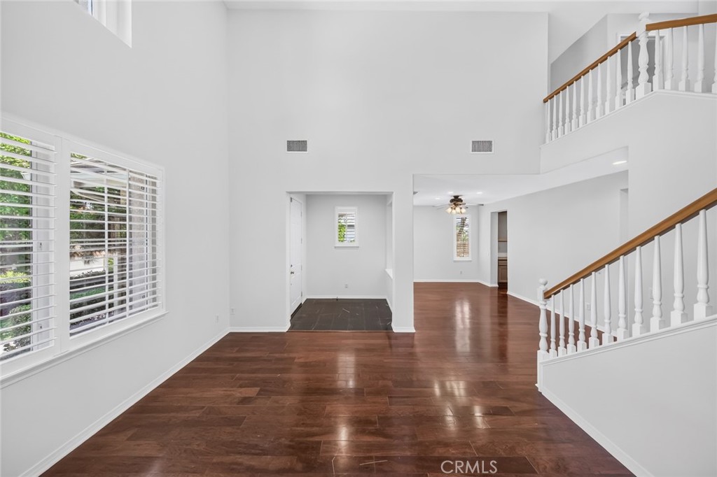 5533 Pine Avenue Property Photo 9