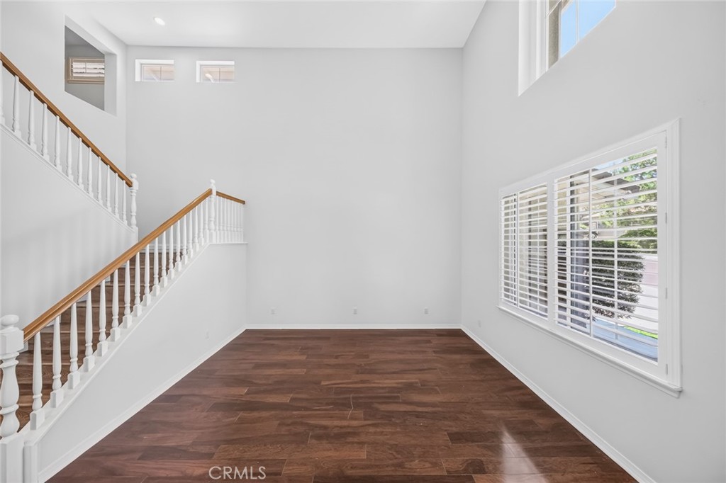 5533 Pine Avenue Property Photo 10