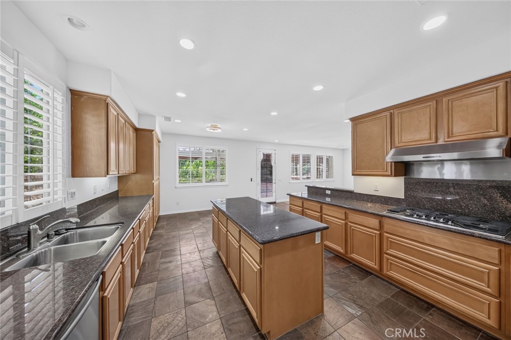 5533 Pine Avenue Property Photo 17