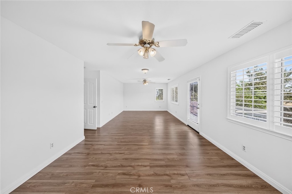5533 Pine Avenue Property Photo 29