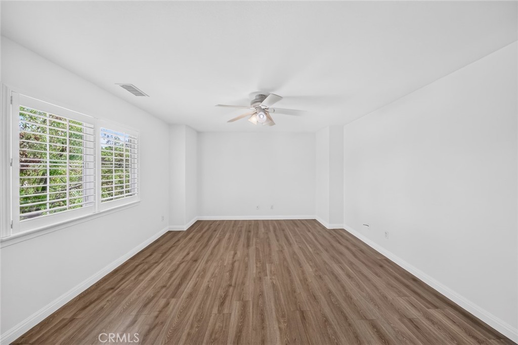 5533 Pine Avenue Property Photo 32