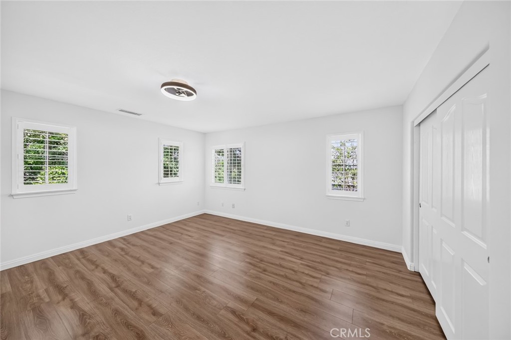 5533 Pine Avenue Property Photo 36