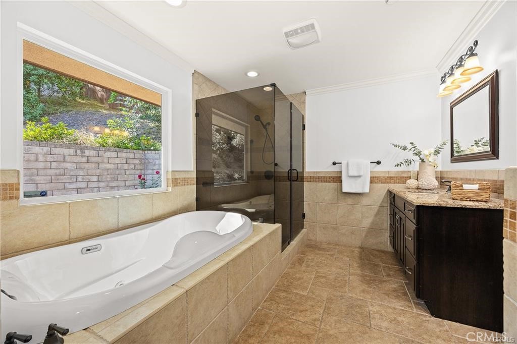 2047 Carolwood Drive Property Photo 17