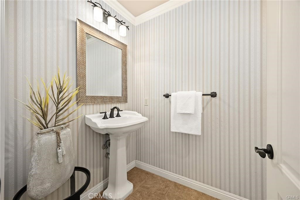 2047 Carolwood Drive Property Photo 22