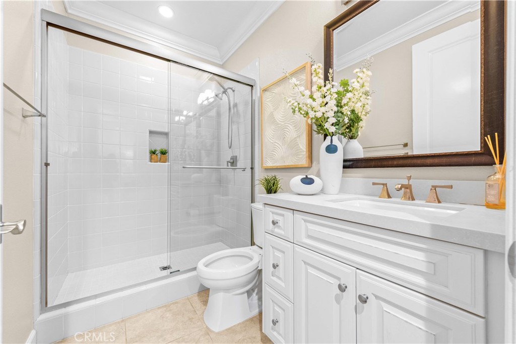 63 Rossmore Property Photo 5