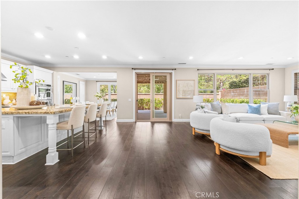 63 Rossmore Property Photo 6
