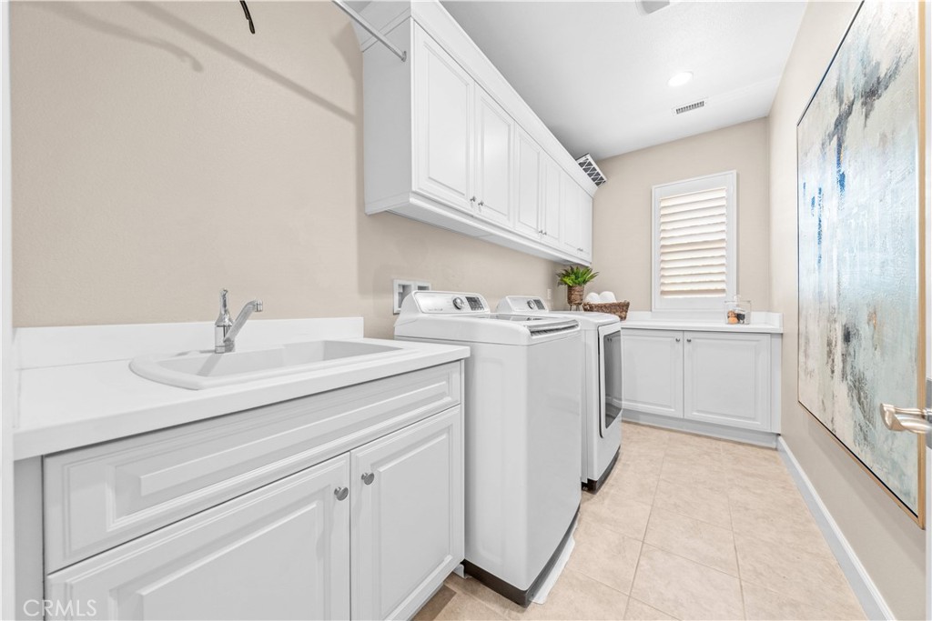 63 Rossmore Property Photo 21