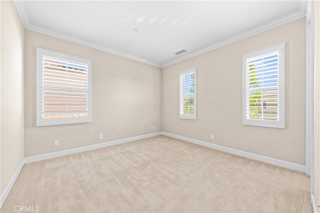 63 Rossmore Property Photo 25