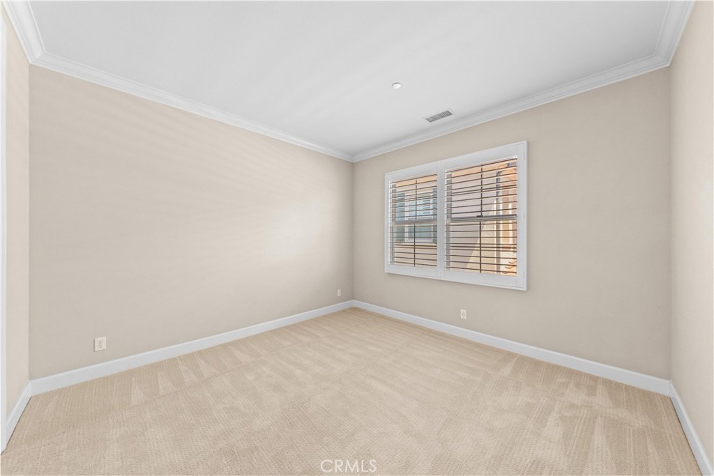 63 Rossmore Property Photo 29
