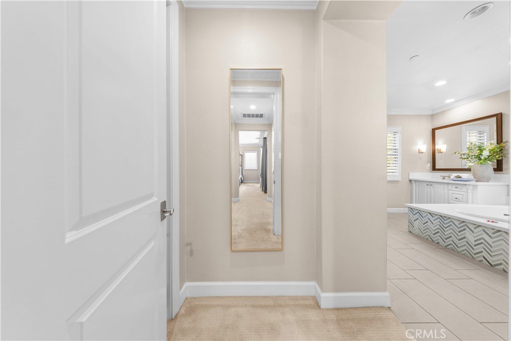 63 Rossmore Property Photo 37