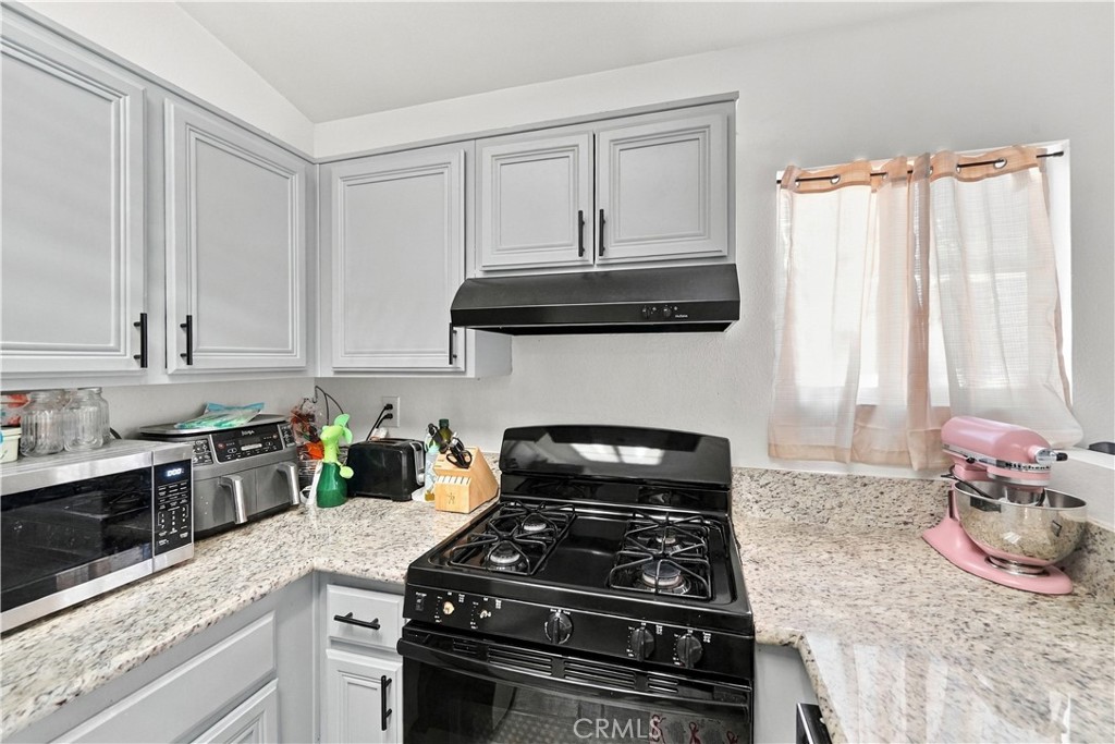14743 Wakefield Drive Property Photo 10