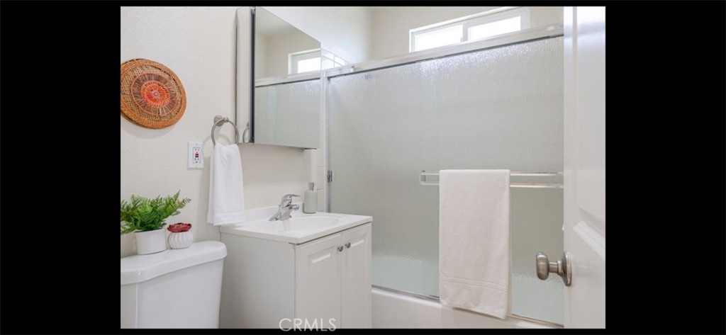 1498 E Topeka Property Photo 14