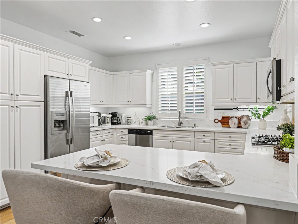 320 Bronze Property Photo 16