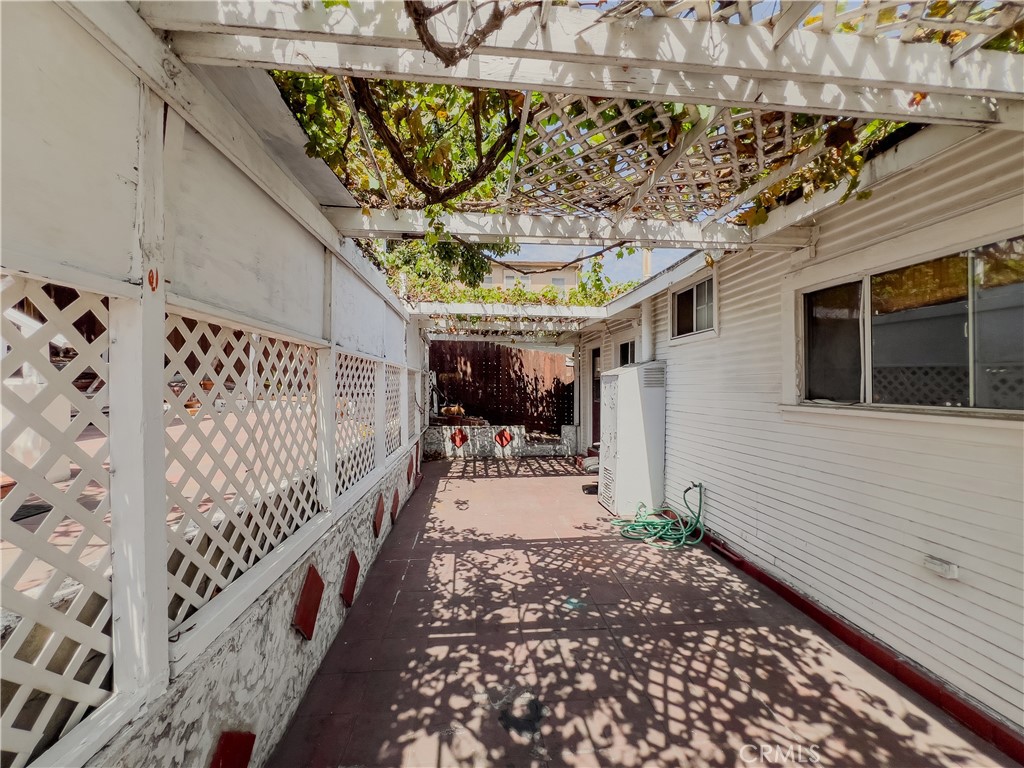 1915 Echo Park Property Photo 16