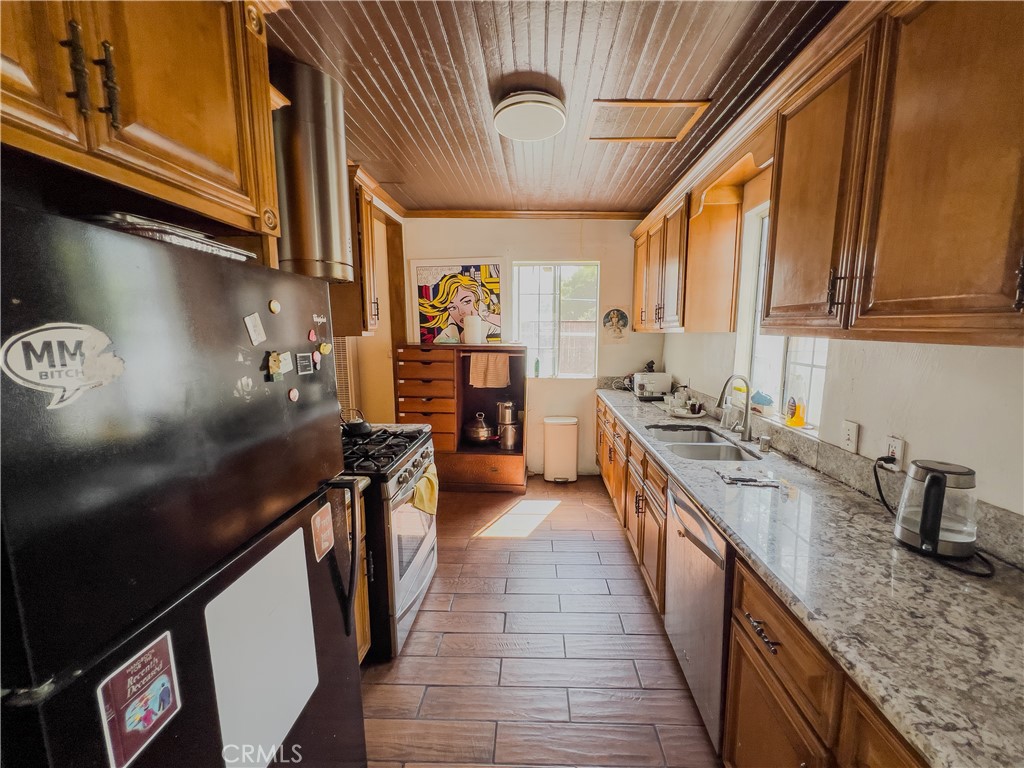 1915 Echo Park Property Photo 36