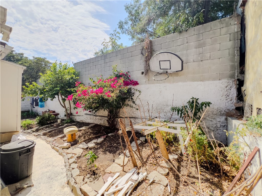 1915 Echo Park Property Photo 50