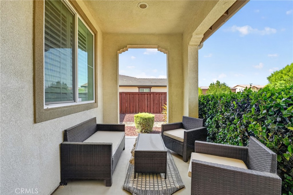 1216 Burgundy Rose Property Photo 2