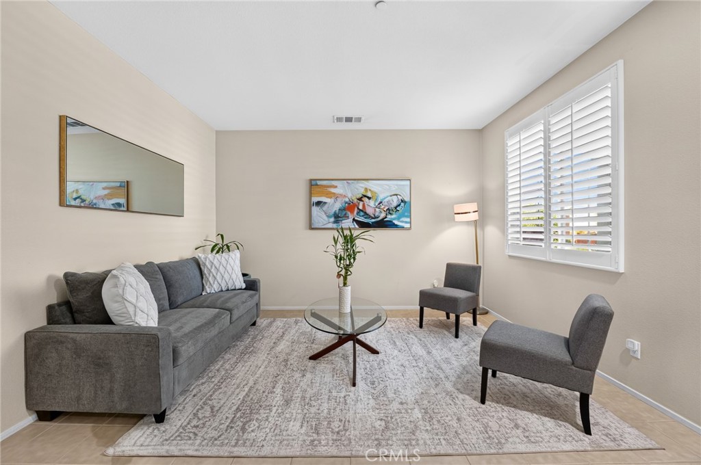 1216 Burgundy Rose Property Photo 3
