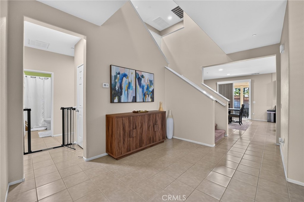1216 Burgundy Rose Property Photo 4